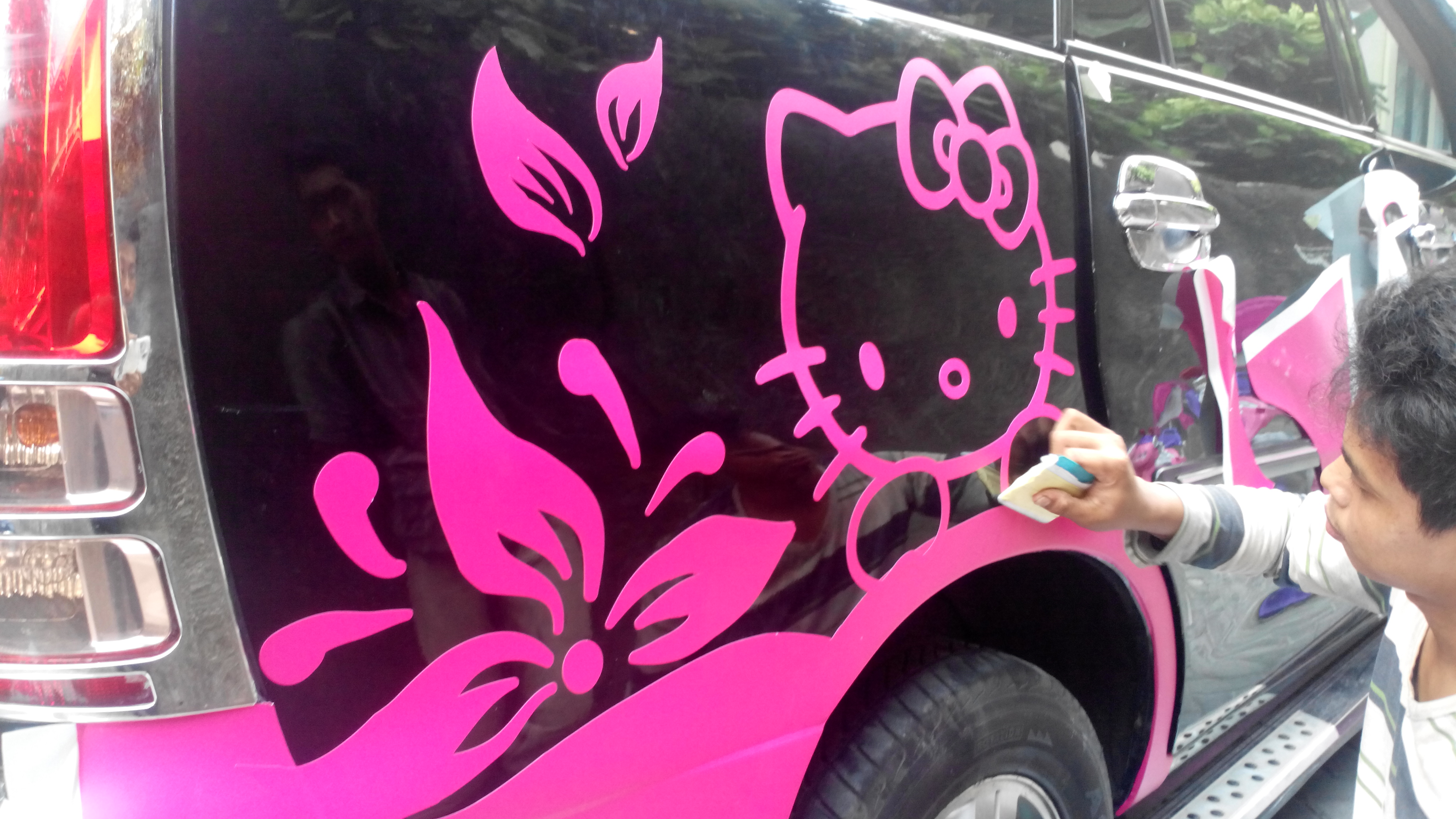 Sticker Mobil Hello Kitty Advertising Jogja