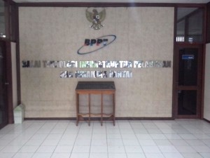 Letter timbul stainless